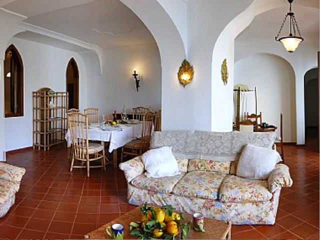 Open Plan Living & Dining Area