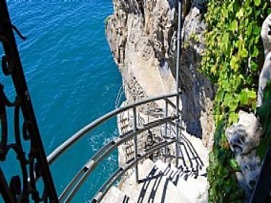 Steps to the Beach