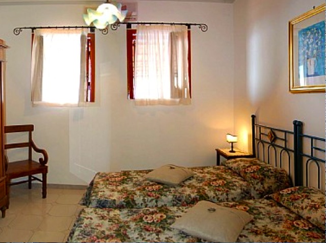 Bedroom with Two Twin Beds