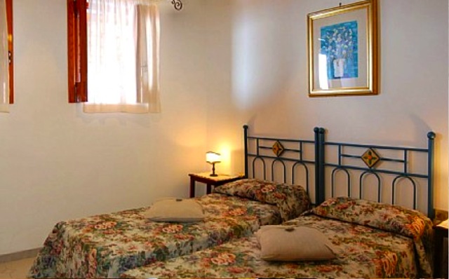 Bedroom with Two Twin Beds