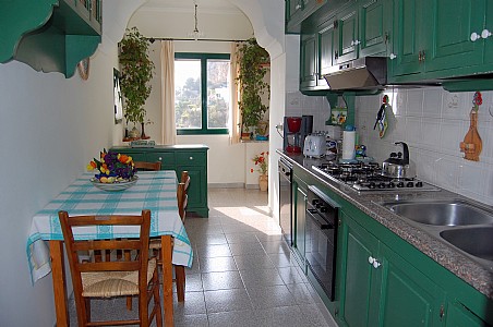 Fully equipped kitchen