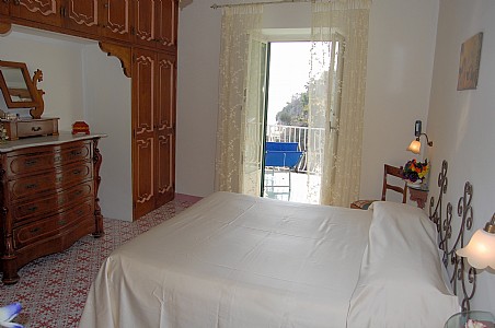 Bedroom open to terrace