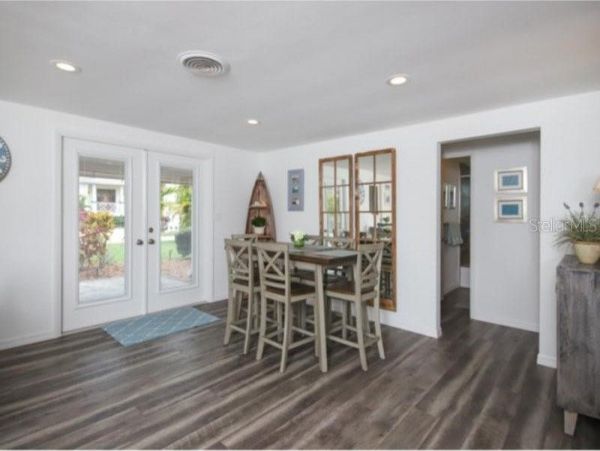 Three Bedroom Siesta Key Vacation Rental Private Caged Pool