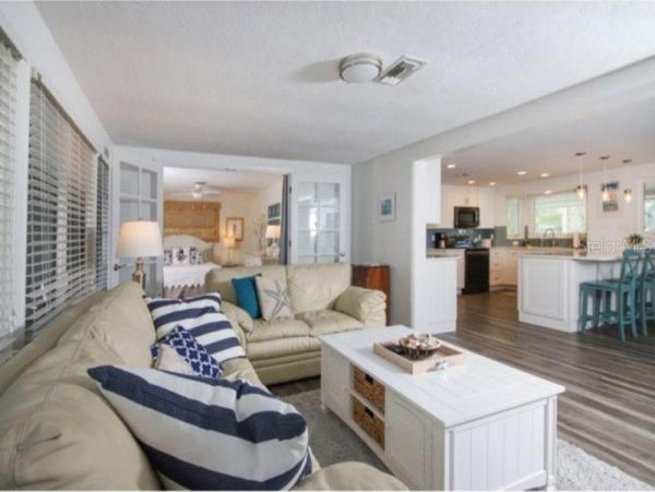 Three Bedroom Siesta Key Vacation Rental Private Caged Pool
