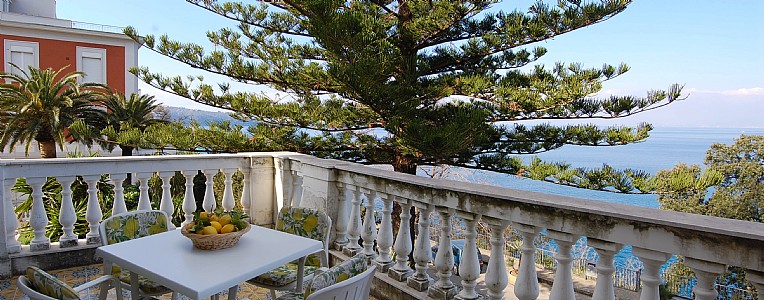 Sorrento Italy Condo 36612