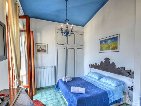 Sorrento Villa 3.7 From the Center with Great Views
