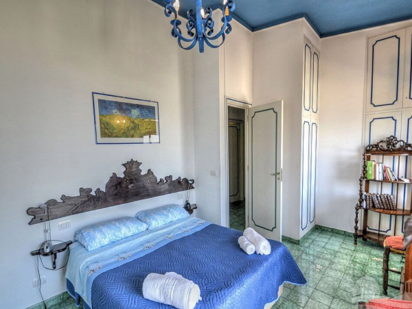 Sorrento Villa 3.7 From the Center with Great Views