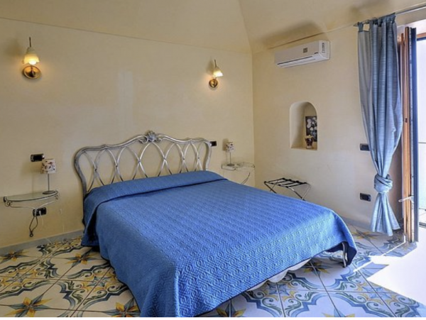 Lovely Praiano vacation Villa Three bedrooms