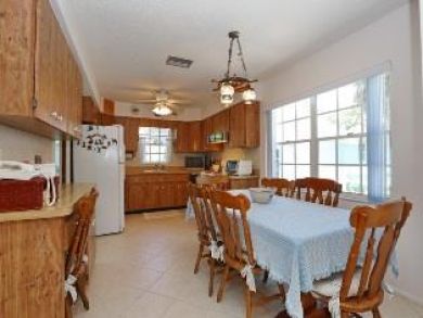 Kitchen & Dining Area