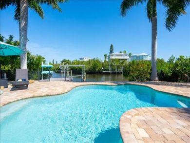Anna Maria Island Cottage with Pool Sleeps Nine
