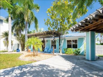 Anna Maria Island Cottage with Pool Sleeps Nine