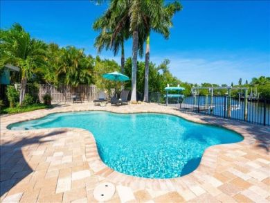 Anna Maria Island Cottage with Pool Sleeps Nine
