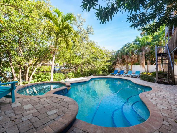 North End Anna Maria 3 Bedroom Pool Home Walk To Beach