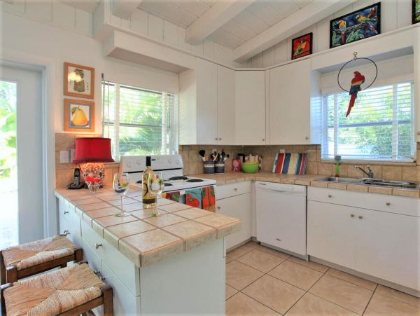 Anna Maria 3 Bedroom Vacation Rental Cottage With Pool