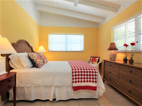Anna Maria 3 Bedroom Vacation Rental Cottage With Pool