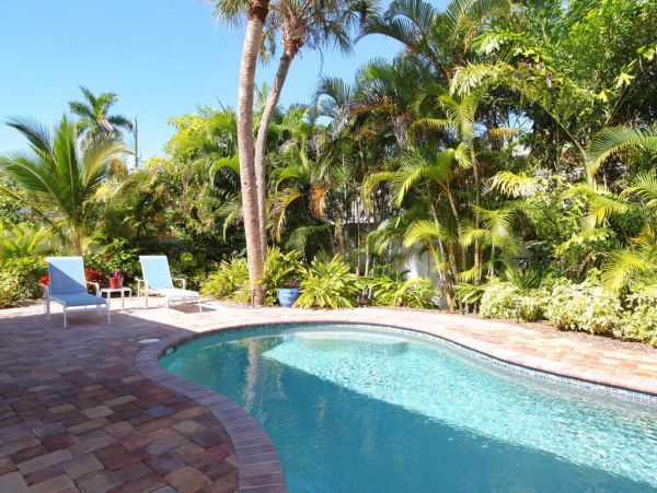 Anna Maria 3 Bedroom Vacation Rental Cottage With Pool