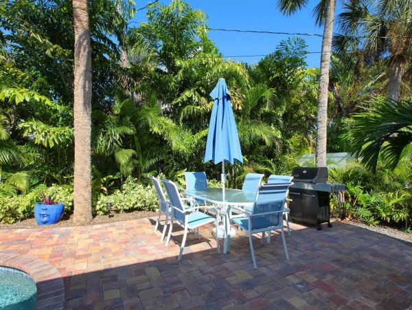 Anna Maria 3 Bedroom Vacation Rental Cottage With Pool