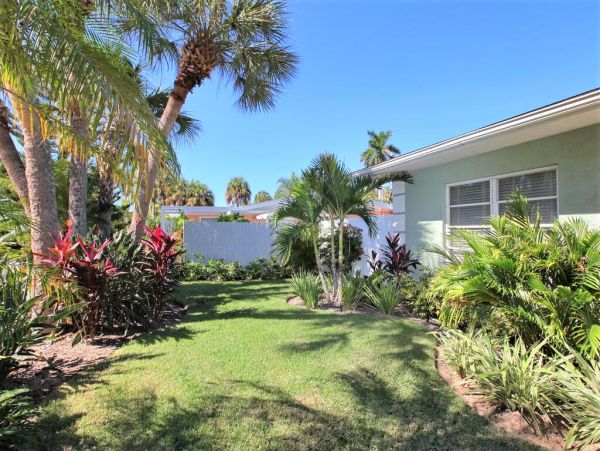 Anna Maria 3 Bedroom Vacation Rental Cottage With Pool