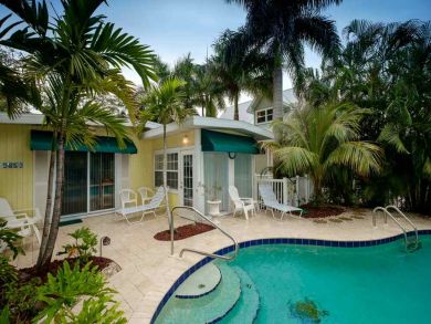 Holmes Beach Three Bedroom Rentals with Pool