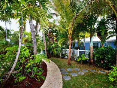 Holmes Beach Three Bedroom Rentals with Pool