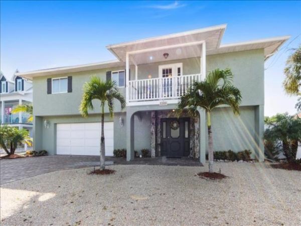Anna Maria 3 Bedroom Water Front Pool Home with Dock