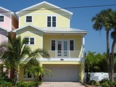 Holmes Beach Vacation Rental Sleeps Eight Guests