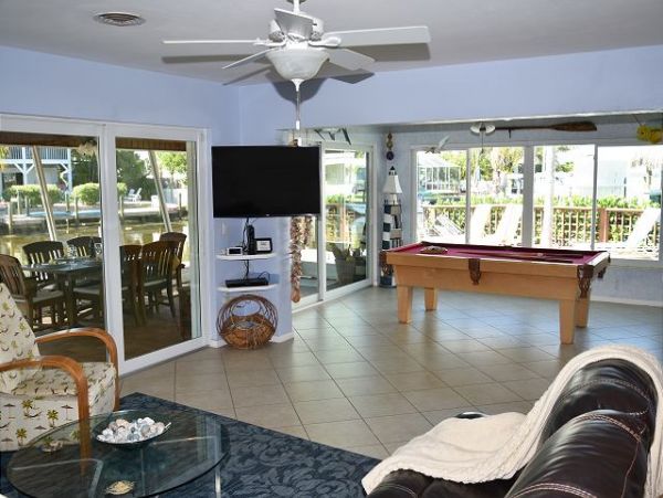 Holmes Beach Best Four Bedroom Vacation Pool Rentals