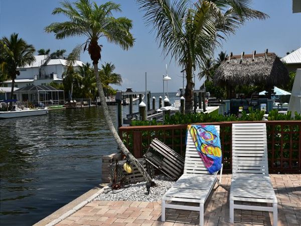 Holmes Beach Best Four Bedroom Vacation Pool Rentals