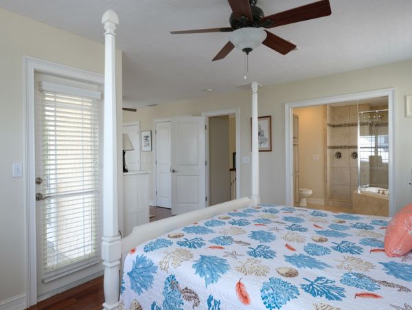 Charming Pool Home for Rent on Anna Maria Sleeps 8 Guests