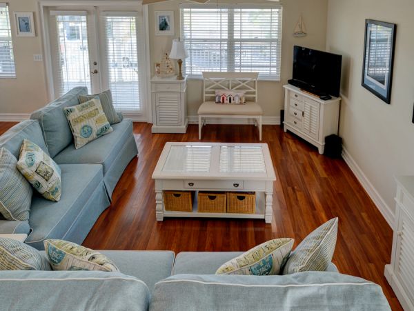Charming Pool Home for Rent on Anna Maria Sleeps 8 Guests
