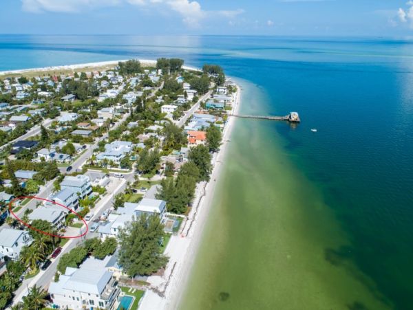 Charming Pool Home for Rent on Anna Maria Sleeps 8 Guests