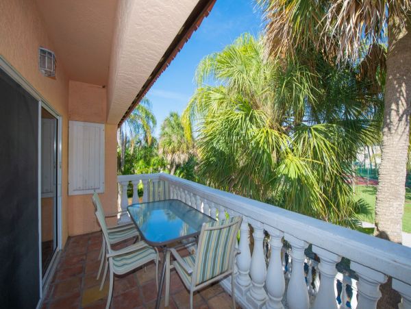 Three Bedroom Anna Maria Vacation Home with Pool