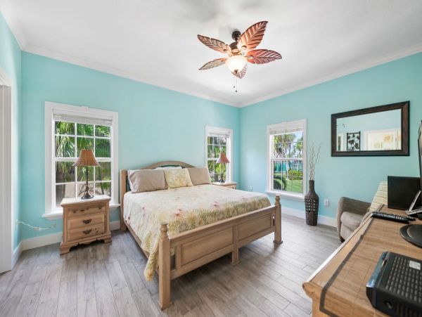Three Bedroom Anna Maria Vacation Home with Pool