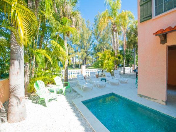 Three Bedroom Anna Maria Vacation Home with Pool