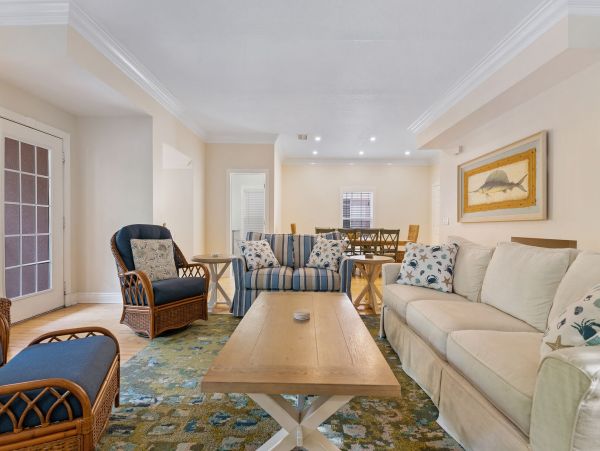 Four Bedroom Luxury  Island Vacation Rental Home Sleeps 8