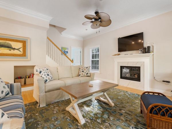 Four Bedroom Luxury  Island Vacation Rental Home Sleeps 8