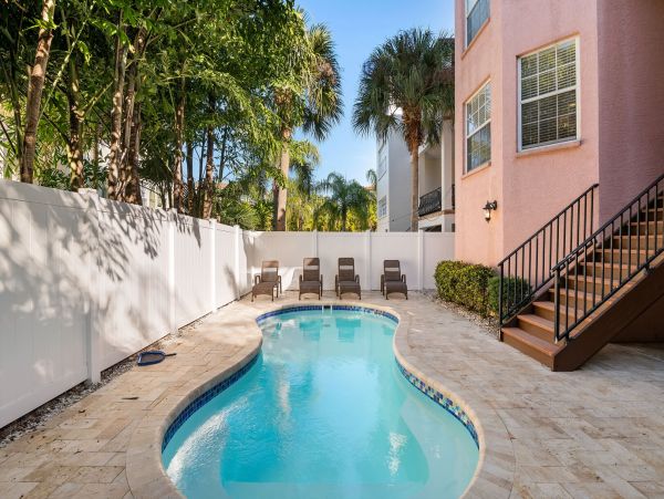 Four Bedroom Luxury  Island Vacation Rental Home Sleeps 8