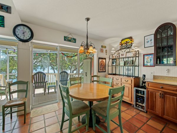 Romantic Cottage Hideaway Bring Your Boat