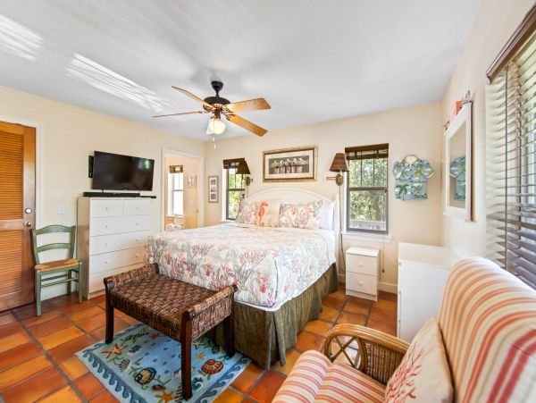 Romantic Cottage Hideaway Bring Your Boat