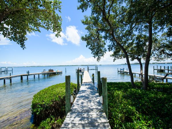 Romantic Cottage Hideaway Bring Your Boat