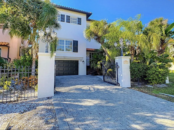 Luxury Anna Maria Island Vacation Rental - Holmes Beach Pool Home Steps from the Beach