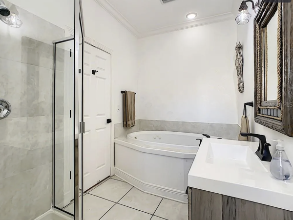 Luxury Anna Maria Island Vacation Rental - Holmes Beach Pool Home Steps from the Beach