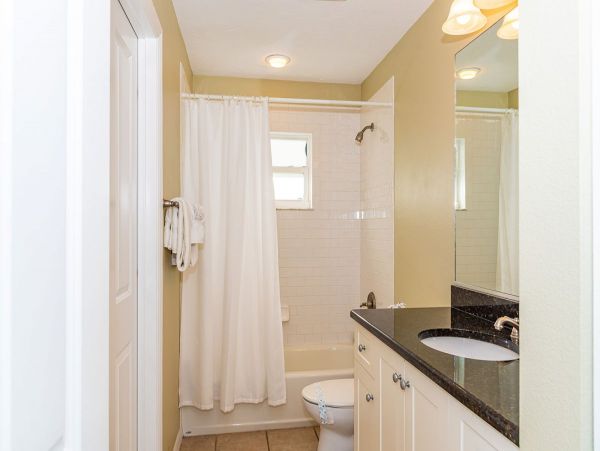 Holmes Beach 3 Bedroom Rental Only One Block to Beach Access