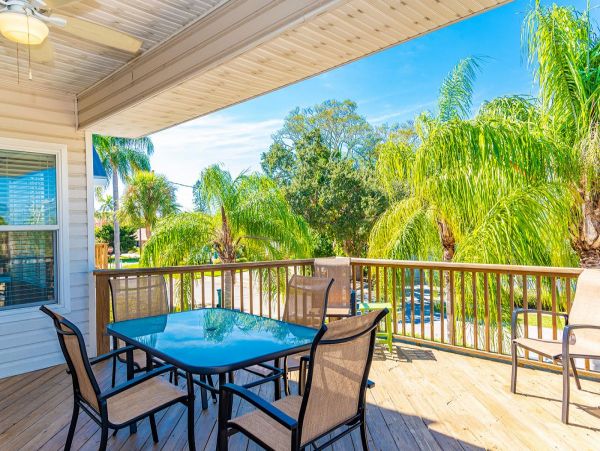 Holmes Beach 3 Bedroom Rental Only One Block to Beach Access