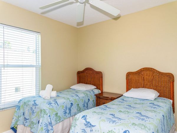 Holmes Beach 3 Bedroom Rental Only One Block to Beach Access