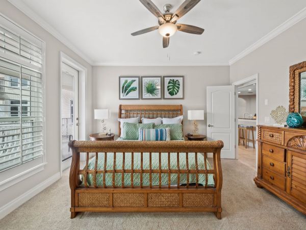 Anna Maria 4 Bedroom Luxury Beachfront Rental Pool & Jacuzzi