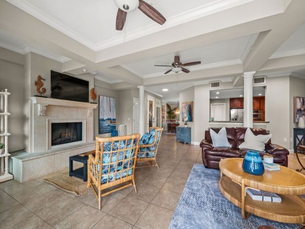 Anna Maria 4 Bedroom Luxury Beachfront Rental Pool & Jacuzzi
