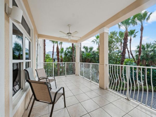 Anna Maria 4 Bedroom Luxury Beachfront Rental Pool & Jacuzzi
