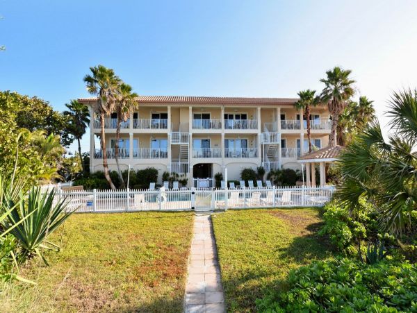 Anna Maria 4 Bedroom Luxury Beachfront Rental Pool & Jacuzzi