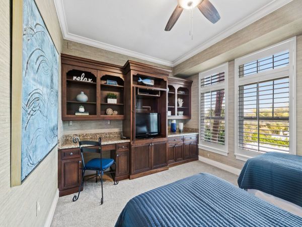 Anna Maria 4 Bedroom Luxury Beachfront Rental Pool & Jacuzzi